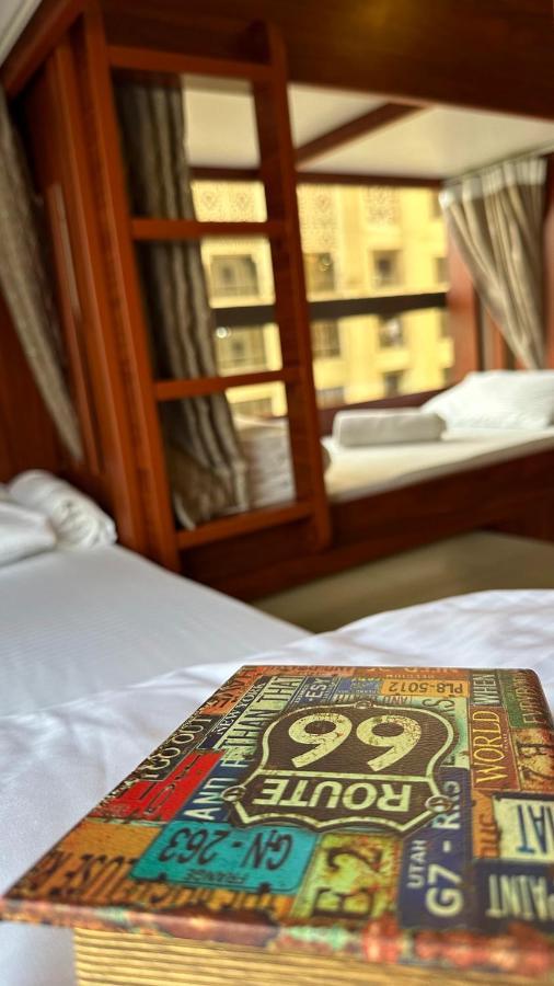 Хостел Business Backpackers Jbr Дубай Екстер'єр фото